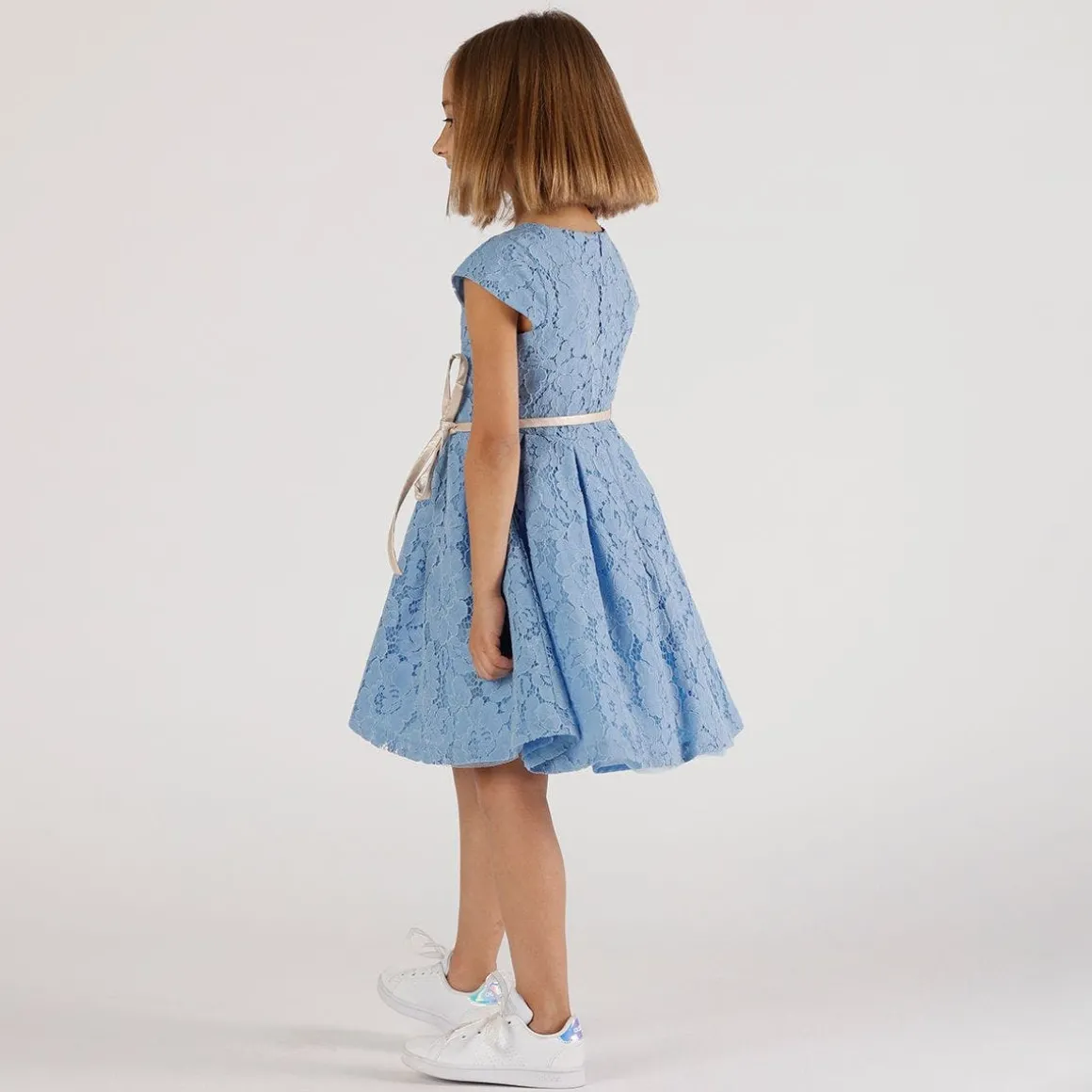 Abito elegante in pizzo da bambina