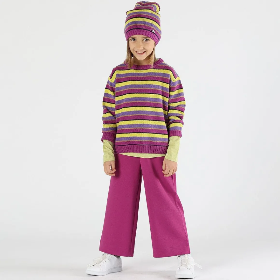 Berretto in tricot rigato bambina