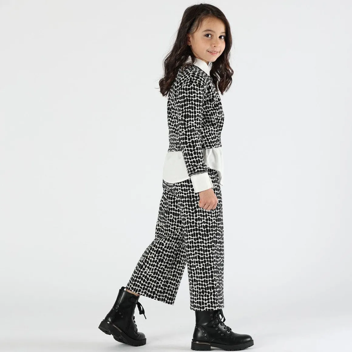 Maglia cropped bianca e nera bambina