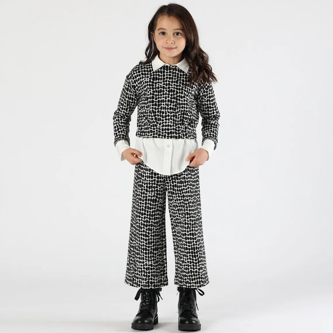 Maglia cropped bianca e nera bambina