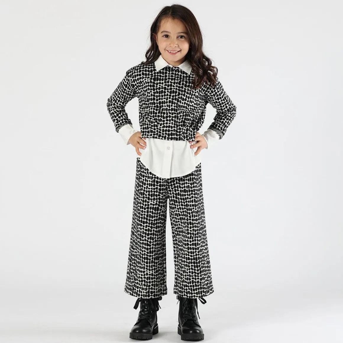 Maglia cropped bianca e nera bambina