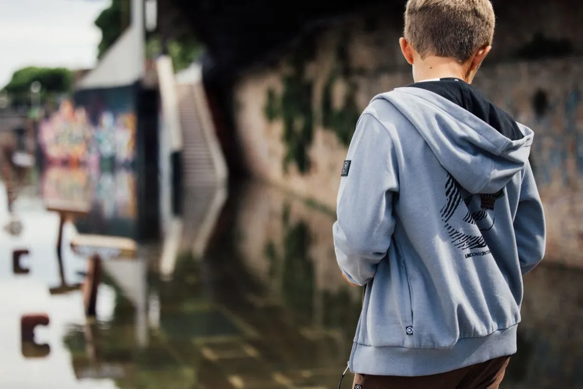 Maglia Unconv3ntional con zip e cappuccio per ragazzo