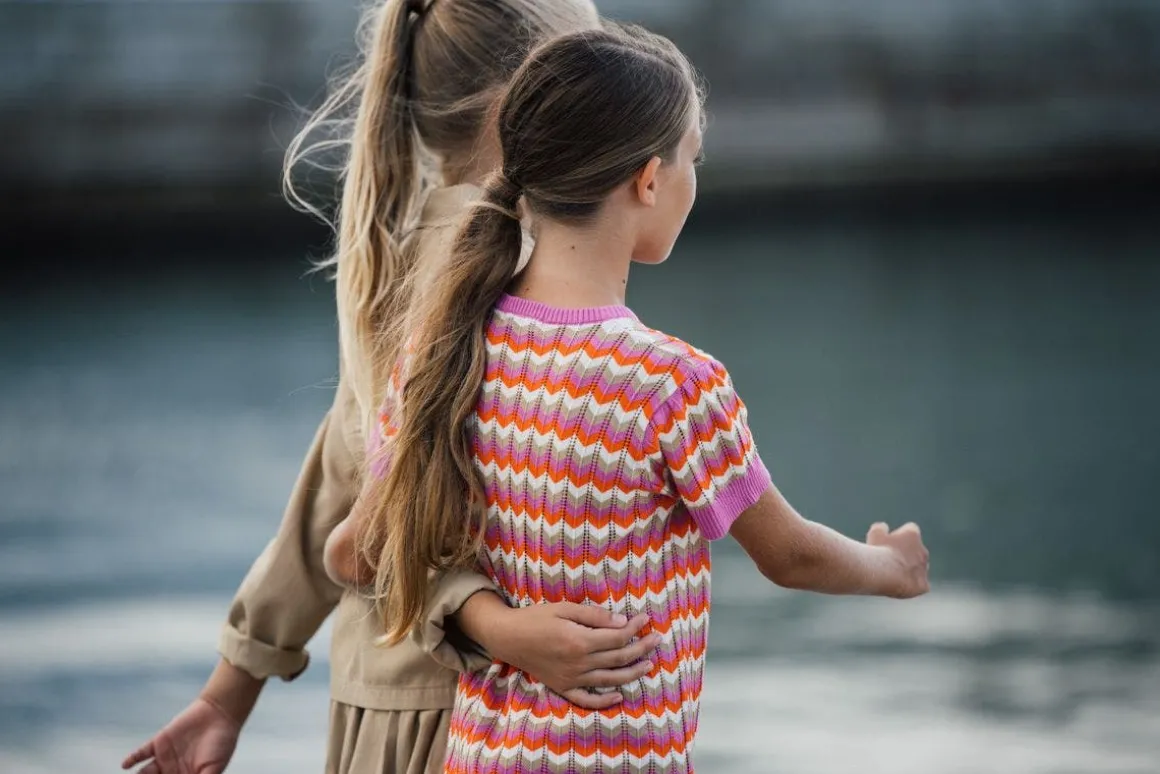 Mini abito tricot rigato per bambina