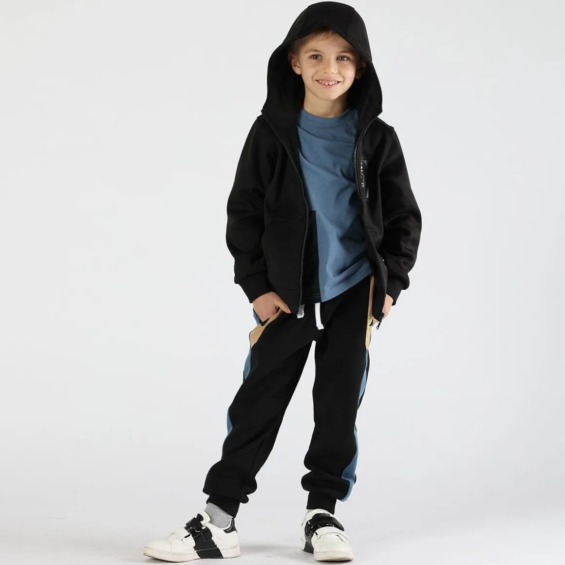 Pantalone da bambino color nocciola