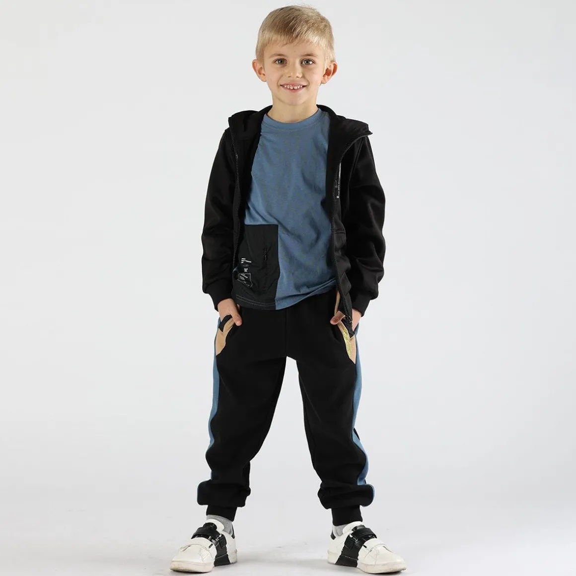 Pantalone da bambino color nocciola