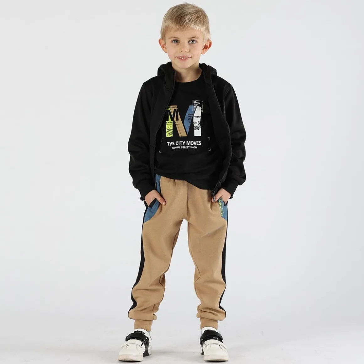 Pantalone da bambino color nocciola