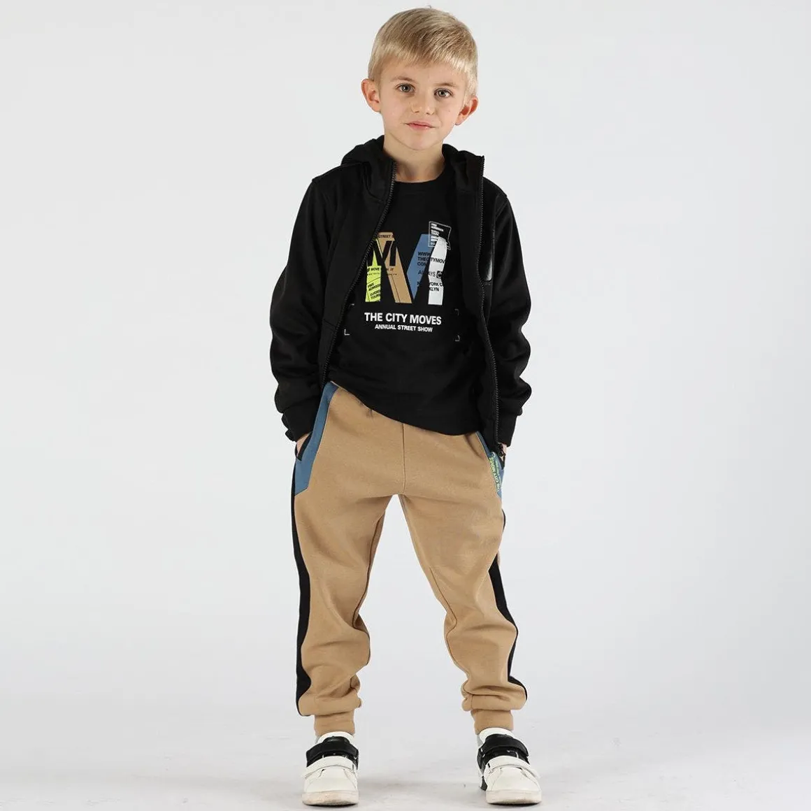 Pantalone da bambino color nocciola