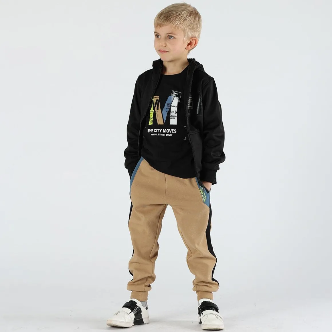 Pantalone da bambino color nocciola