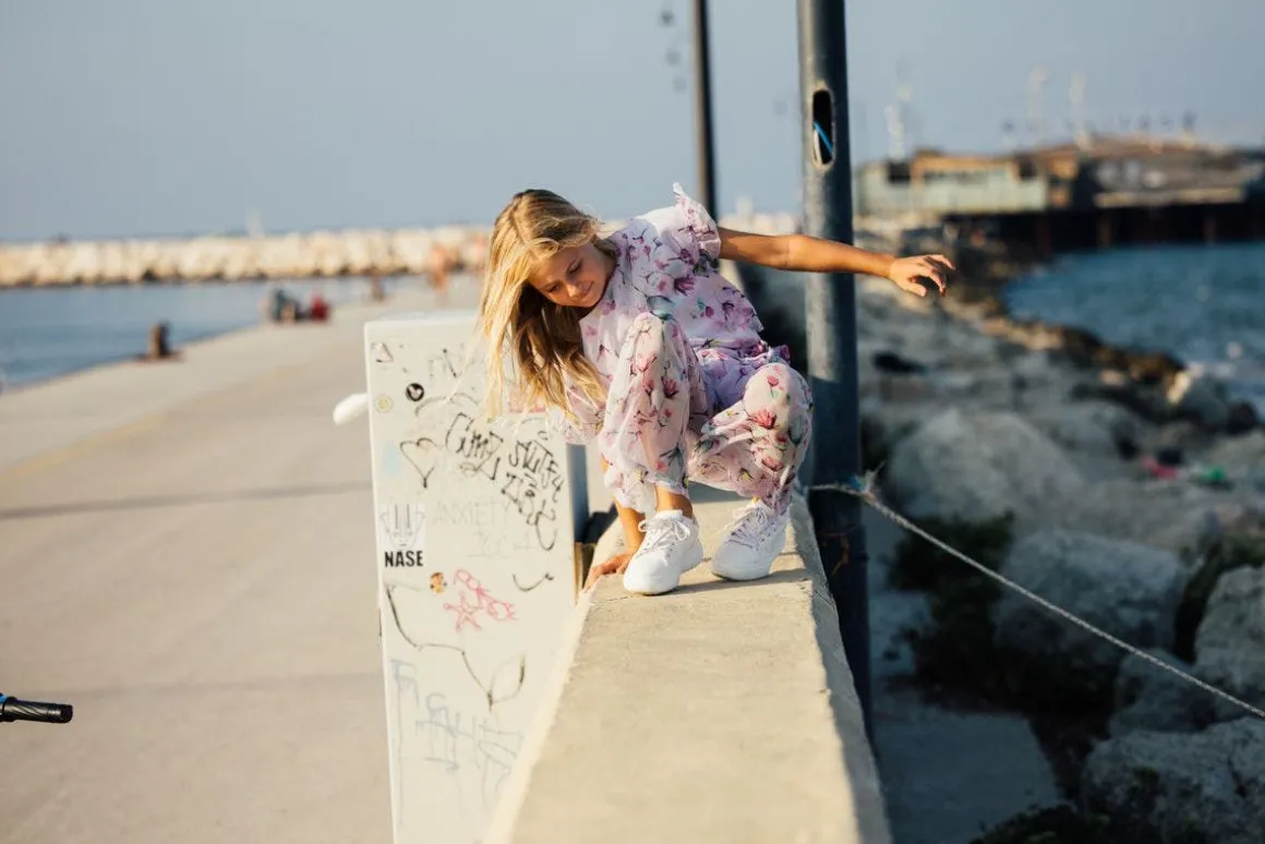 Pantalone in creponne stampato per bambina