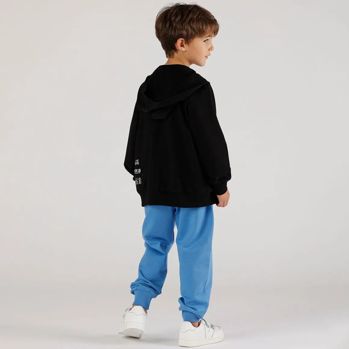 Pantalone in felpa celeste da bambino