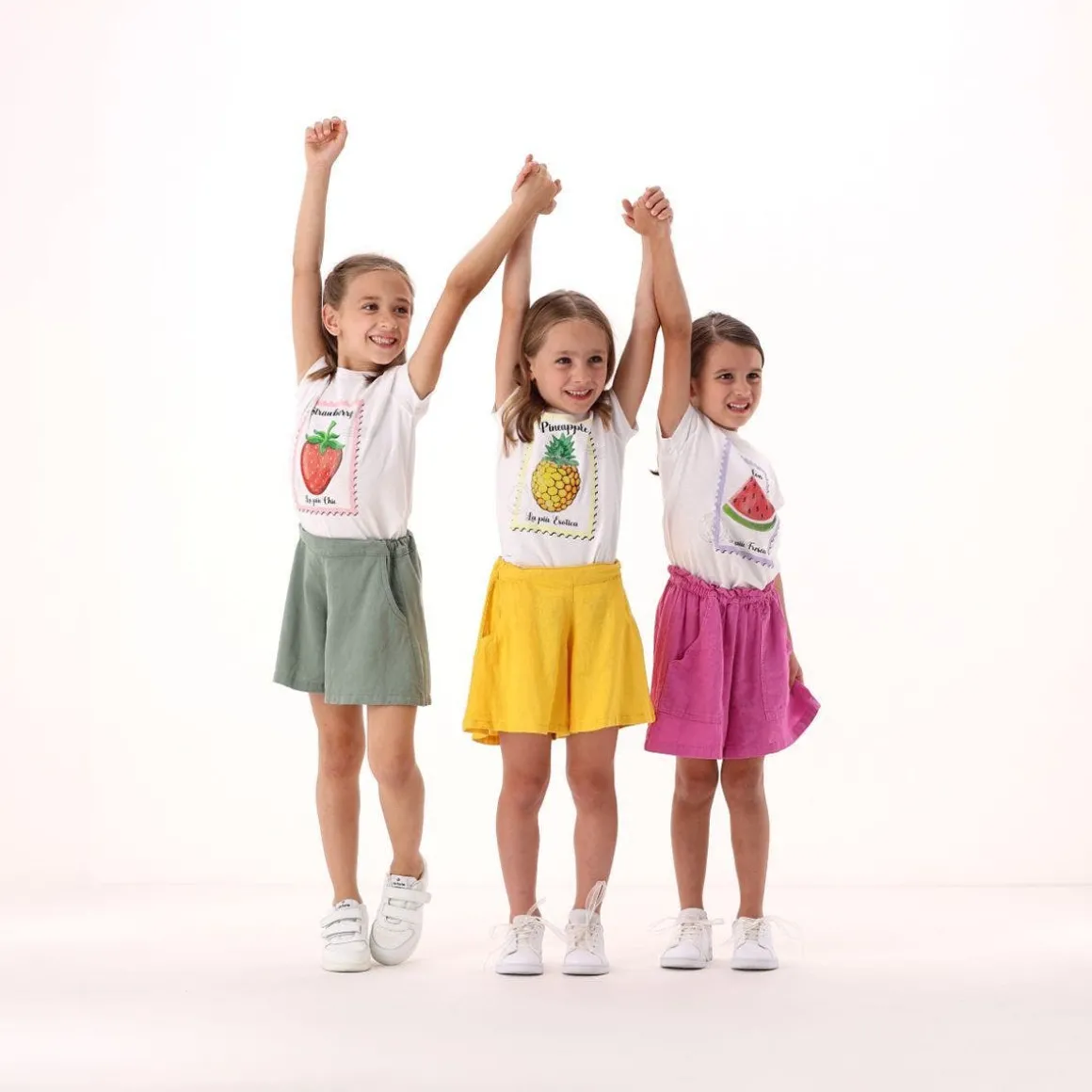 T-shirt con stampa gummy per bambina