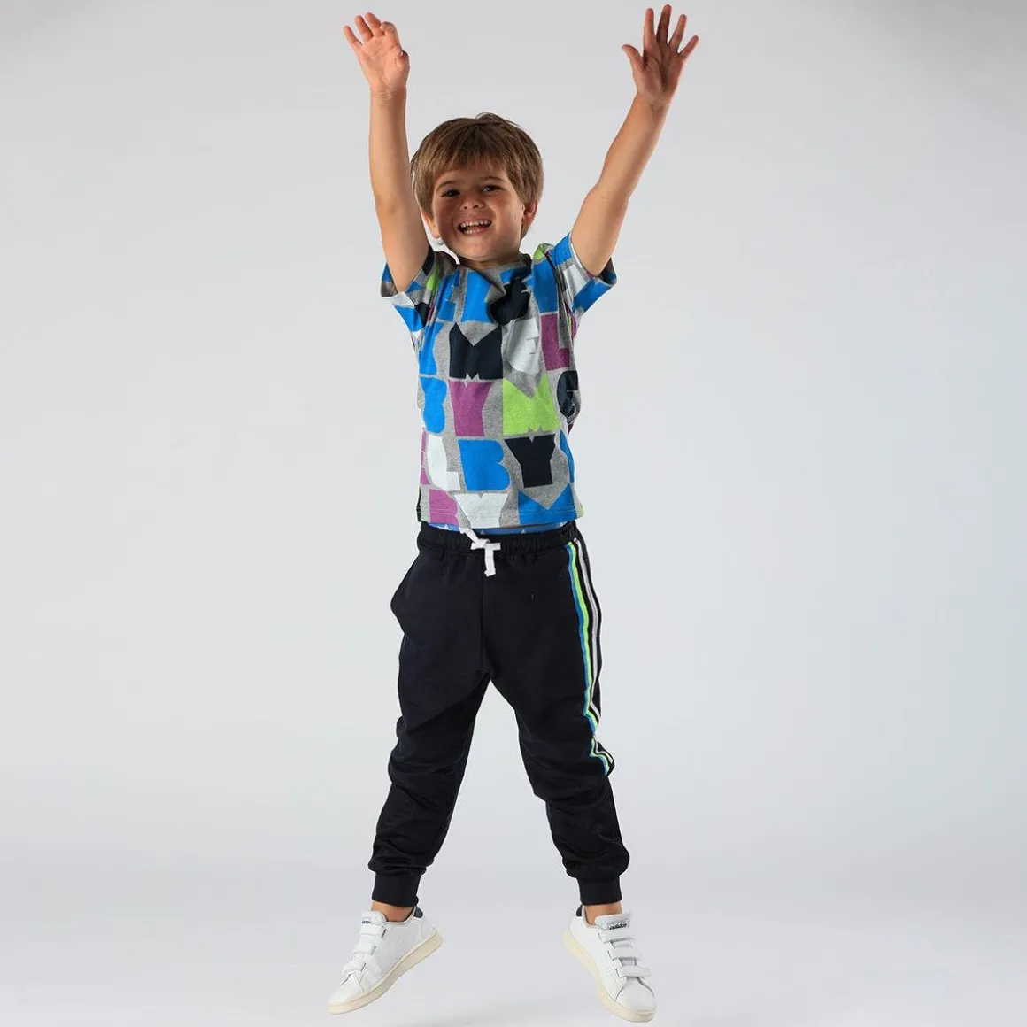 T-shirt da bambino con logo MELBY allover
