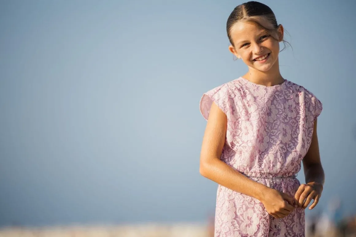 Tuta in pizzo per bambina