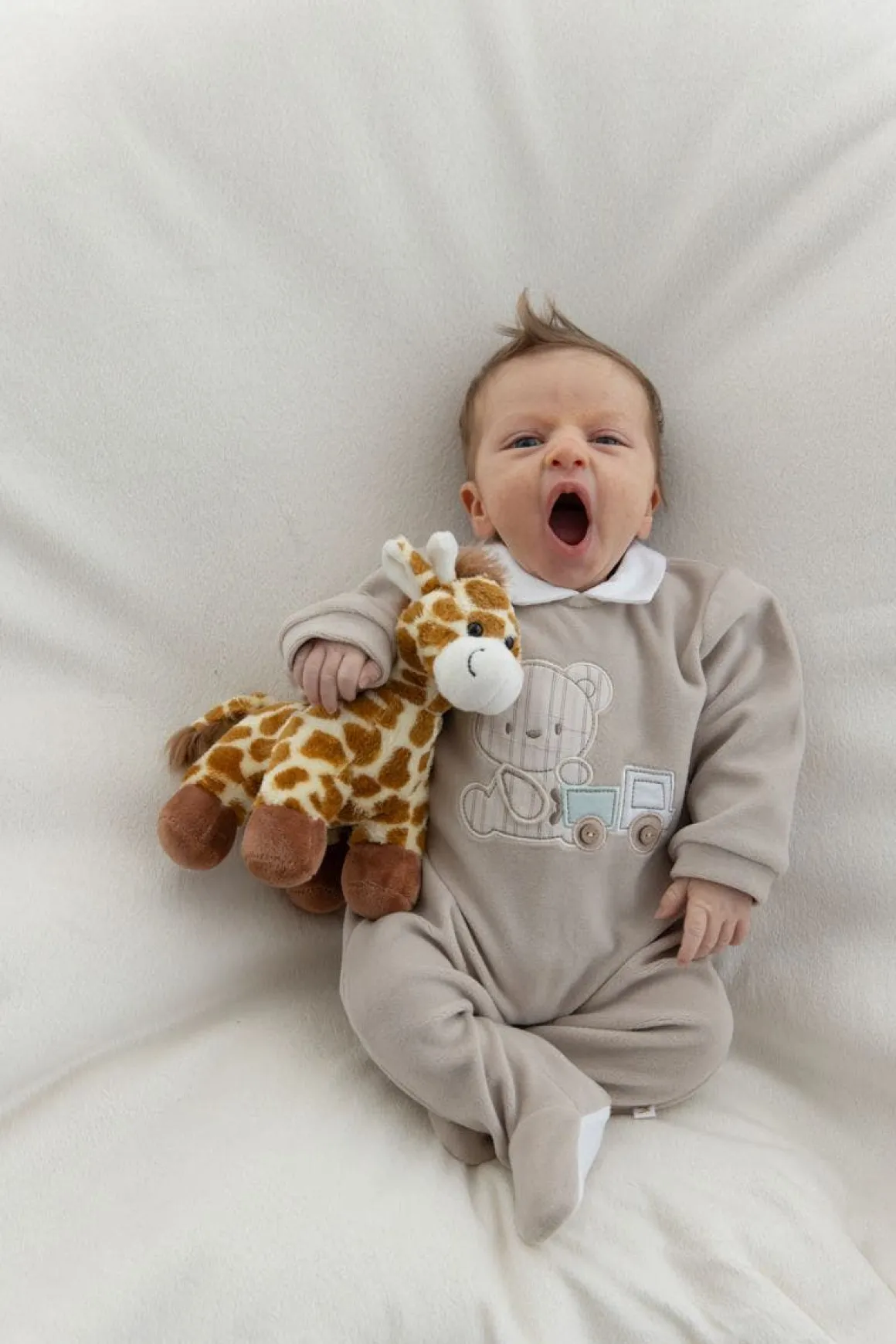 Tutina con orsetto per neonato